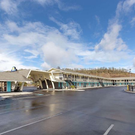 Rosewood Inn & Suites 로즈버그 외부 사진