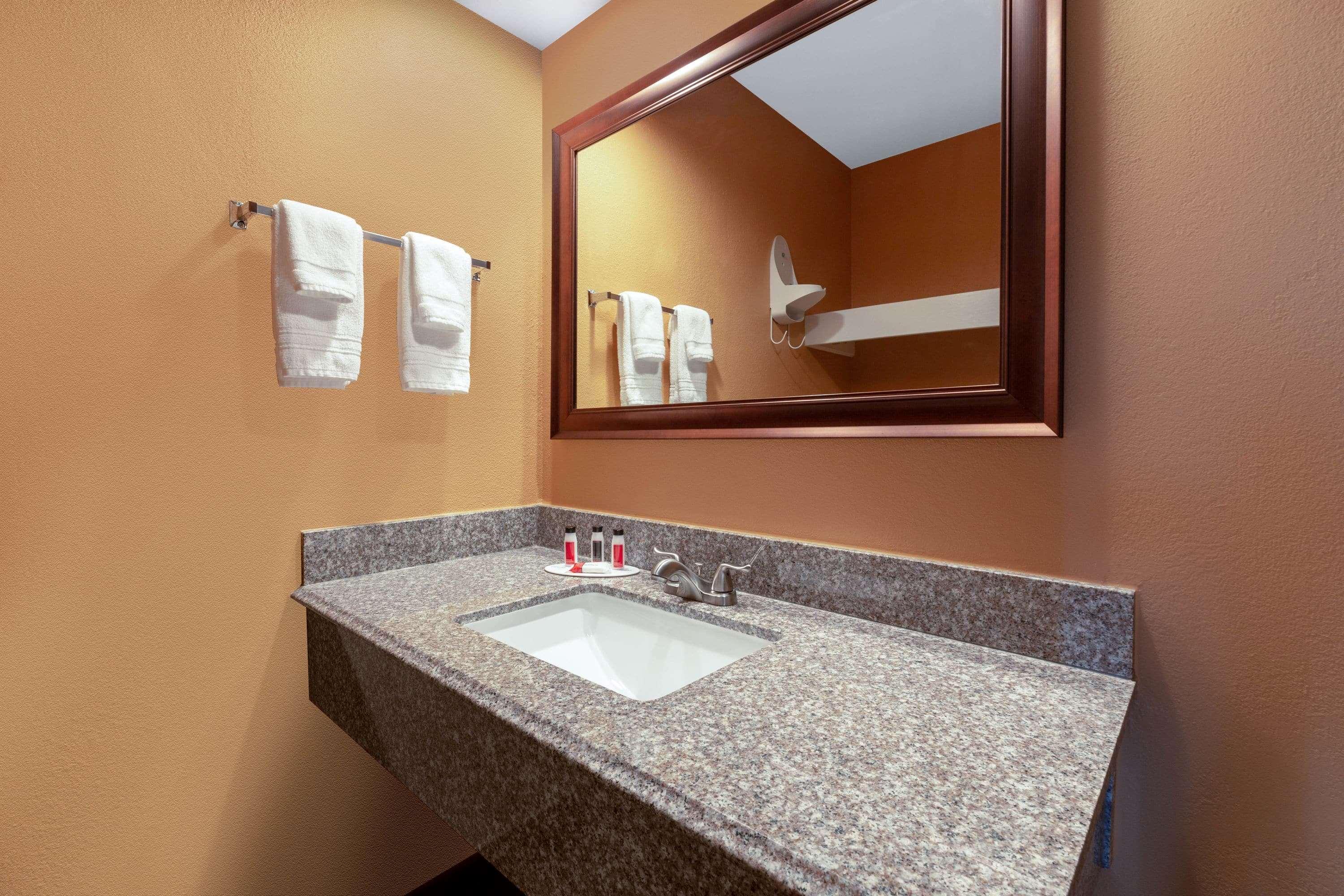 Rosewood Inn & Suites 로즈버그 외부 사진