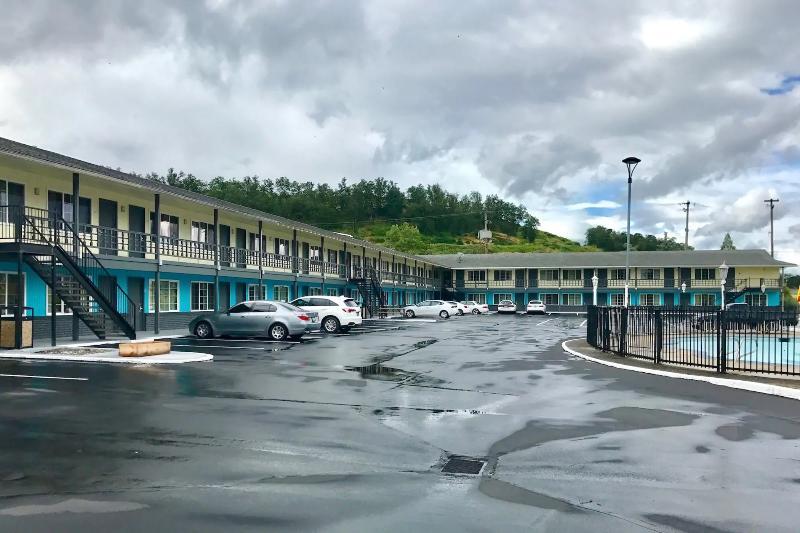 Rosewood Inn & Suites 로즈버그 외부 사진
